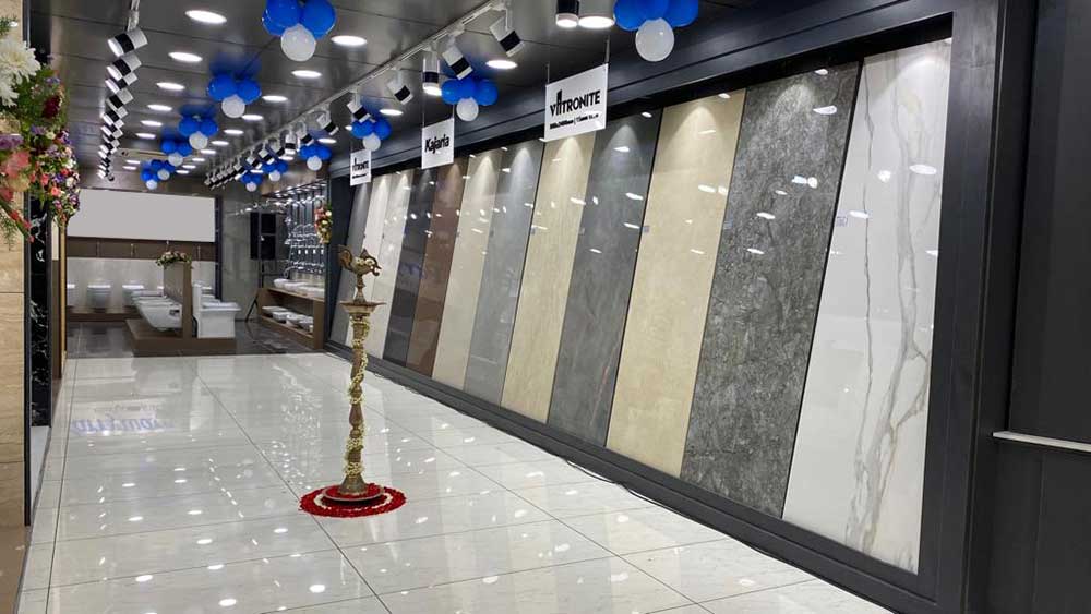 کشتی‌های حامل کاشی و سرامیک ایرانی در بندرهای خلیج فارس